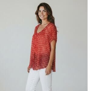Banana Republic Silk Blouse Red geometric Ikat Print Size M Short Sleeve